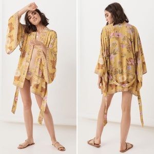 NWT Spell Designs Wild Bloom Short Kimono Robe